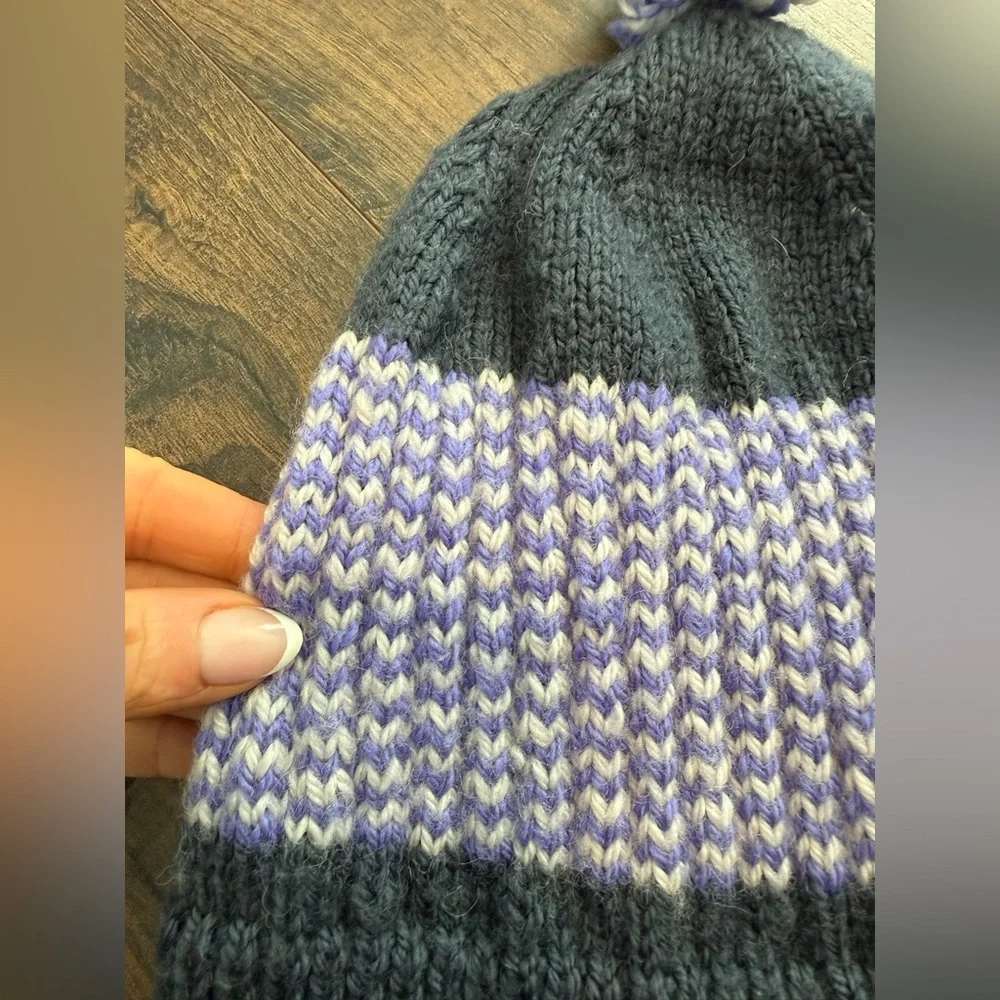 Vintage Australian Woolshed Hand Knit Pure Wool Pom Pom Hat